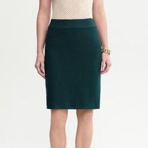 NWT Banana Republic Marilyn  green skirt size 6